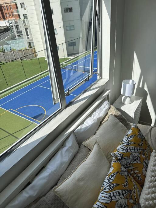 Immaculate 3 Bd 2 Bth Apartment -Free Carpark & Pool Auckland Exterior photo