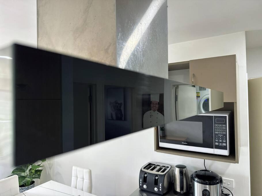 Immaculate 3 Bd 2 Bth Apartment -Free Carpark & Pool Auckland Exterior photo
