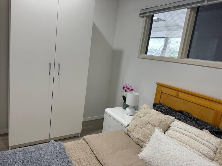 Immaculate 3 Bd 2 Bth Apartment -Free Carpark & Pool Auckland Exterior photo