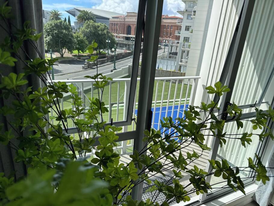 Immaculate 3 Bd 2 Bth Apartment -Free Carpark & Pool Auckland Exterior photo