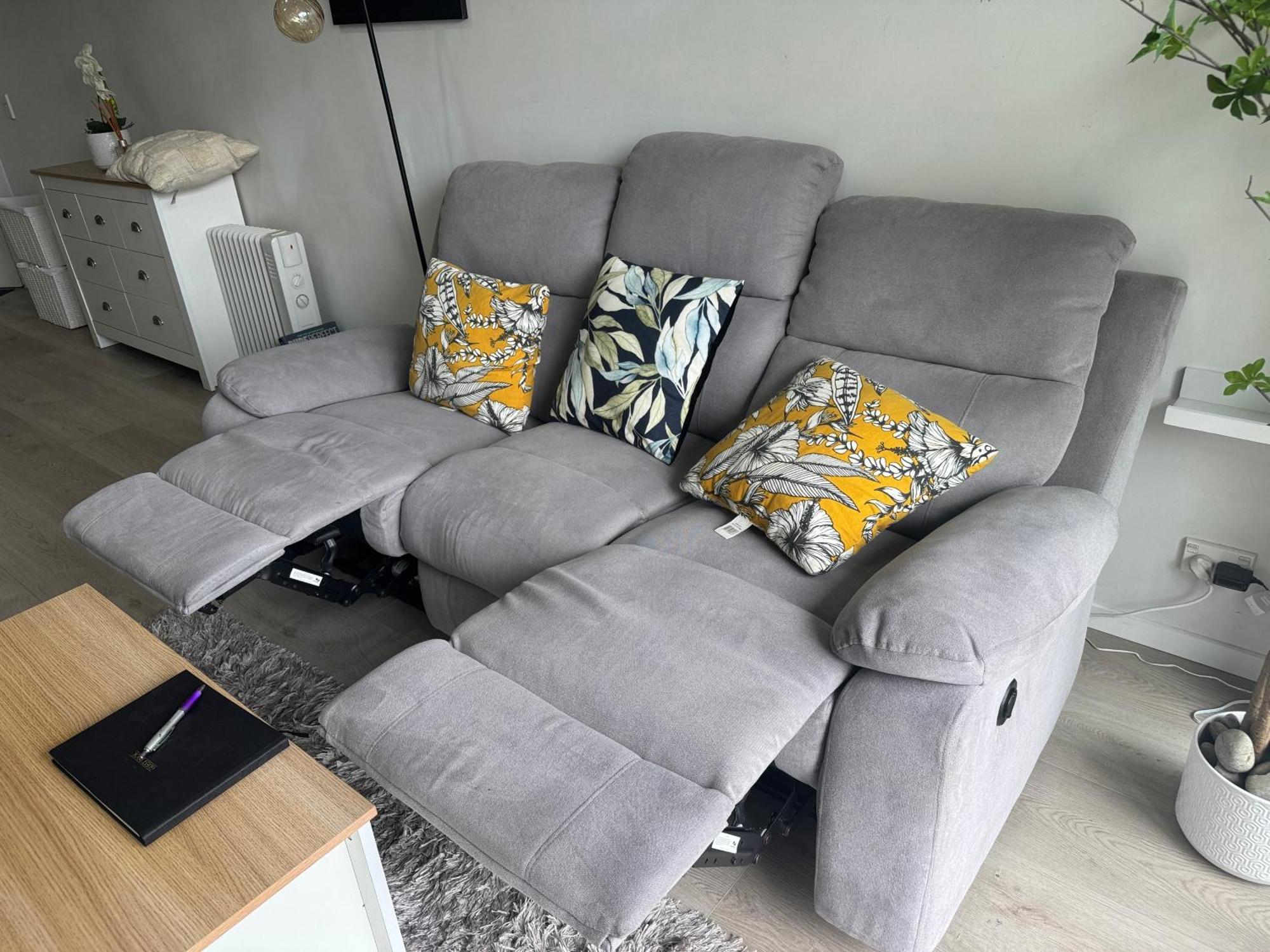 Immaculate 3 Bd 2 Bth Apartment -Free Carpark & Pool Auckland Exterior photo